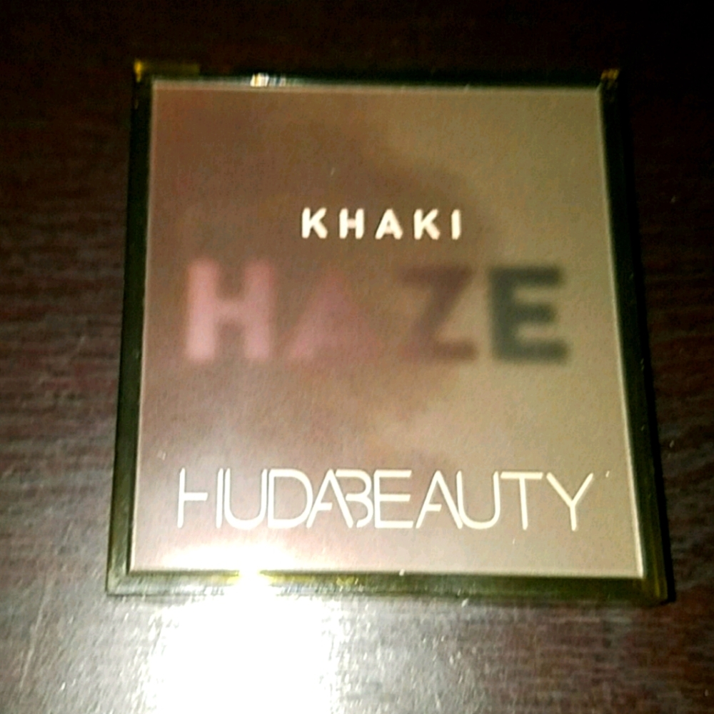 Huda Beauty Khaki Haze Palette